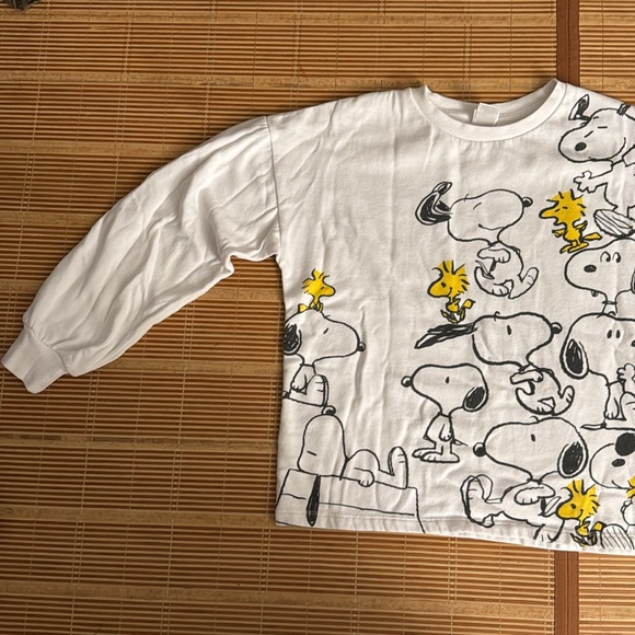 PEANUTS Unisex soft cropped crewneck - Picture 2 of 6